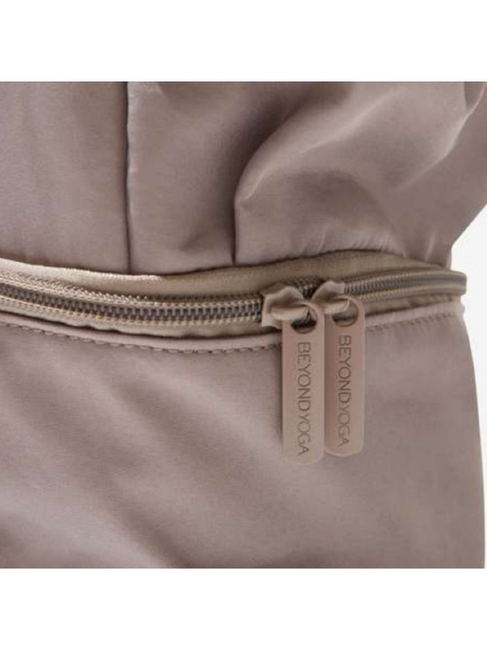 Beyond Yoga Convertible Gym Bag Backpack in Birch NEW! - Picture 5 of 12